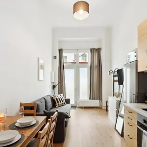 Apartment Arbio I Lux In Charlottenberg, Berlin